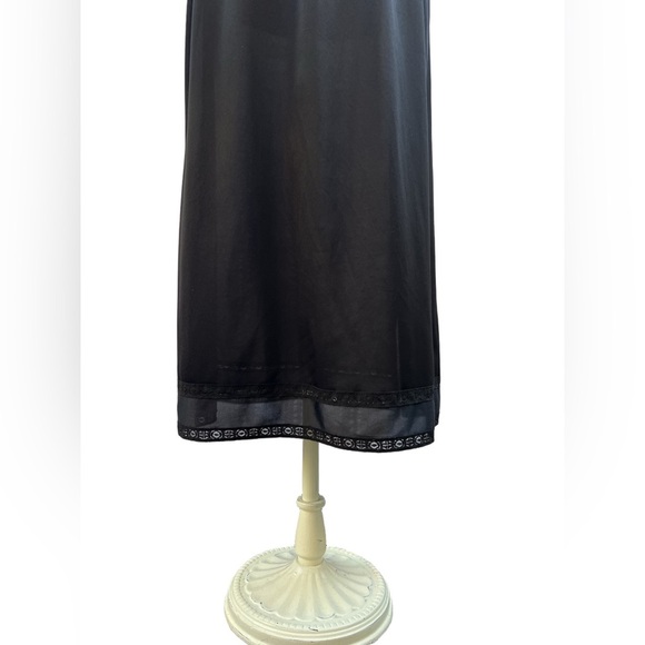 Vintage 1980s Formal Length Nylon Black Slip Skirt Size Large - Picture 2 of 6